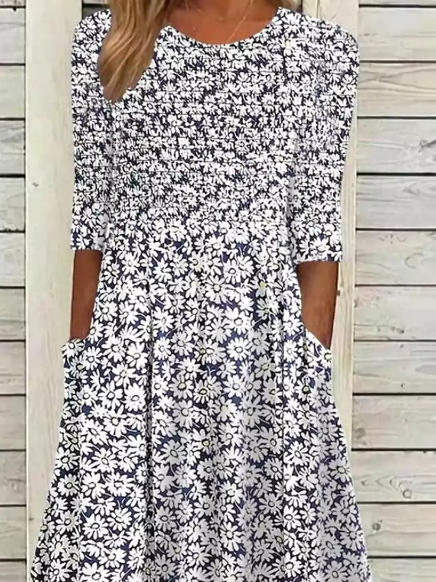 Feminine Floral Print Ruched Midi Dress with Half Sleeves