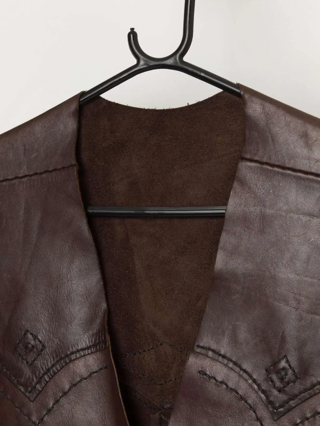 Vintage brown leather waistcoat, handcrafted – Medium