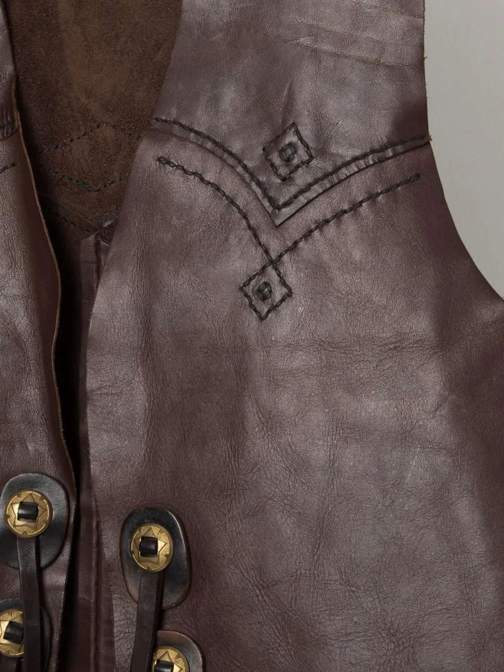 Vintage brown leather waistcoat, handcrafted – Medium